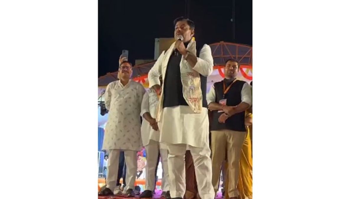 ভারতে গরবা উৎসব ঘিরে মুসলিমদের নিয়ে বিজেপি বিধায়কের কুরুচিকর মন্তব্য