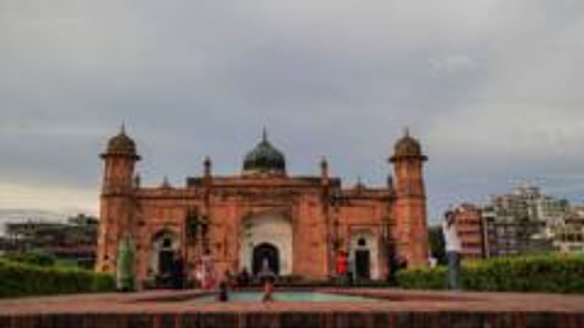 সাড়ে তিনশো বছরেও লালবাগ কেল্লার নির্মাণকাজ শেষ না হওয়ার পেছনে আছে যে গল্প