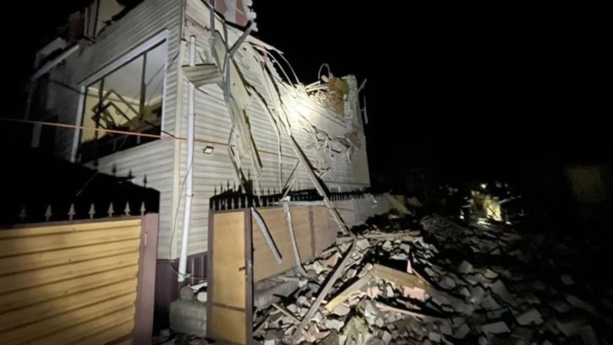 ইউক্রেনে রুশ হামলায় নিহত ৮, কৃষ্ণ সাগরে জাহাজে আক্রমণ