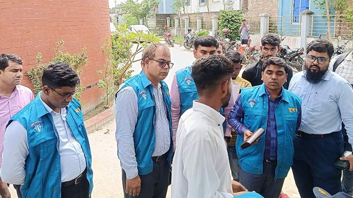 পাসপোর্ট অফিসে দুদকের অভিযান, আবেদনে মিলল সাংকেতিক চিহ্ন