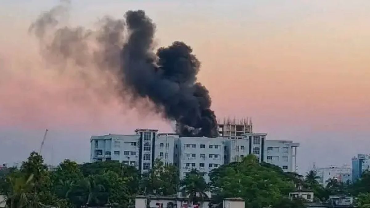 ময়মনসিংহ হাসপাতালের শিশু ওয়ার্ডে অগ্নিকাণ্ড
