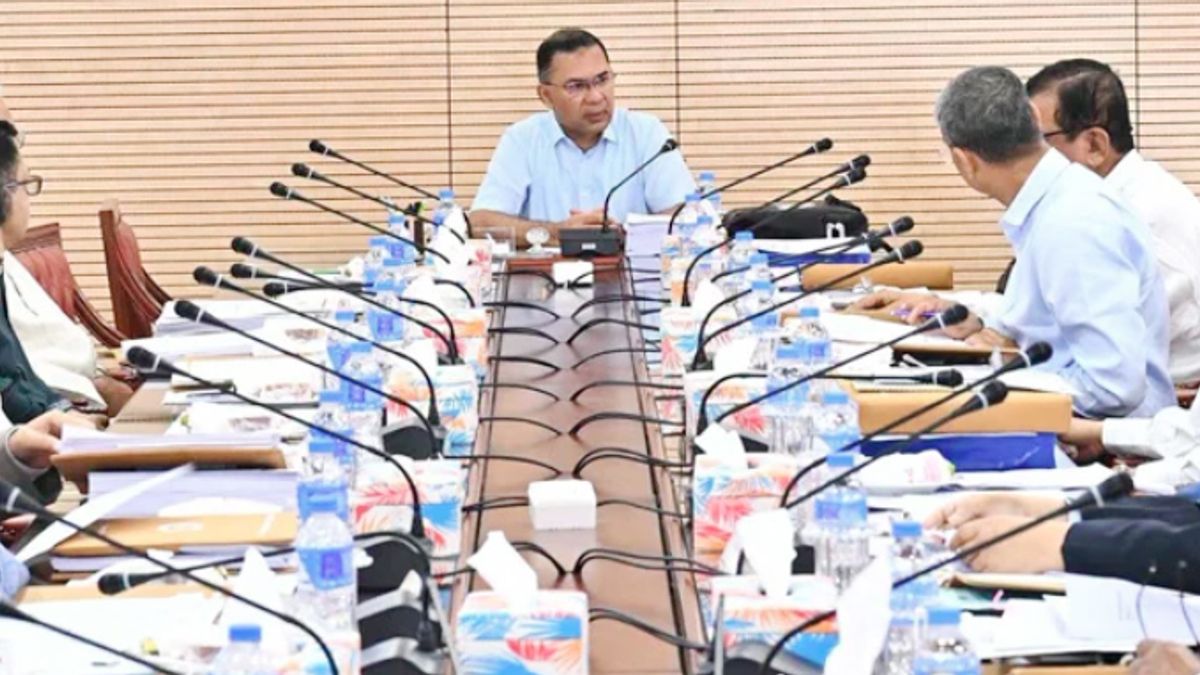 উন্নয়ন প্রকল্পে পরামর্শক ব্যয় কমাতে প্রধানমন্ত্রীর নির্দেশ