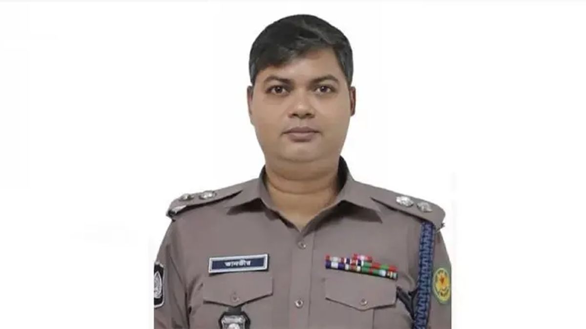 গুলশানে আওয়ামী লীগের মিছিল, ওসির পর সরানো হলো ডিসিকেও