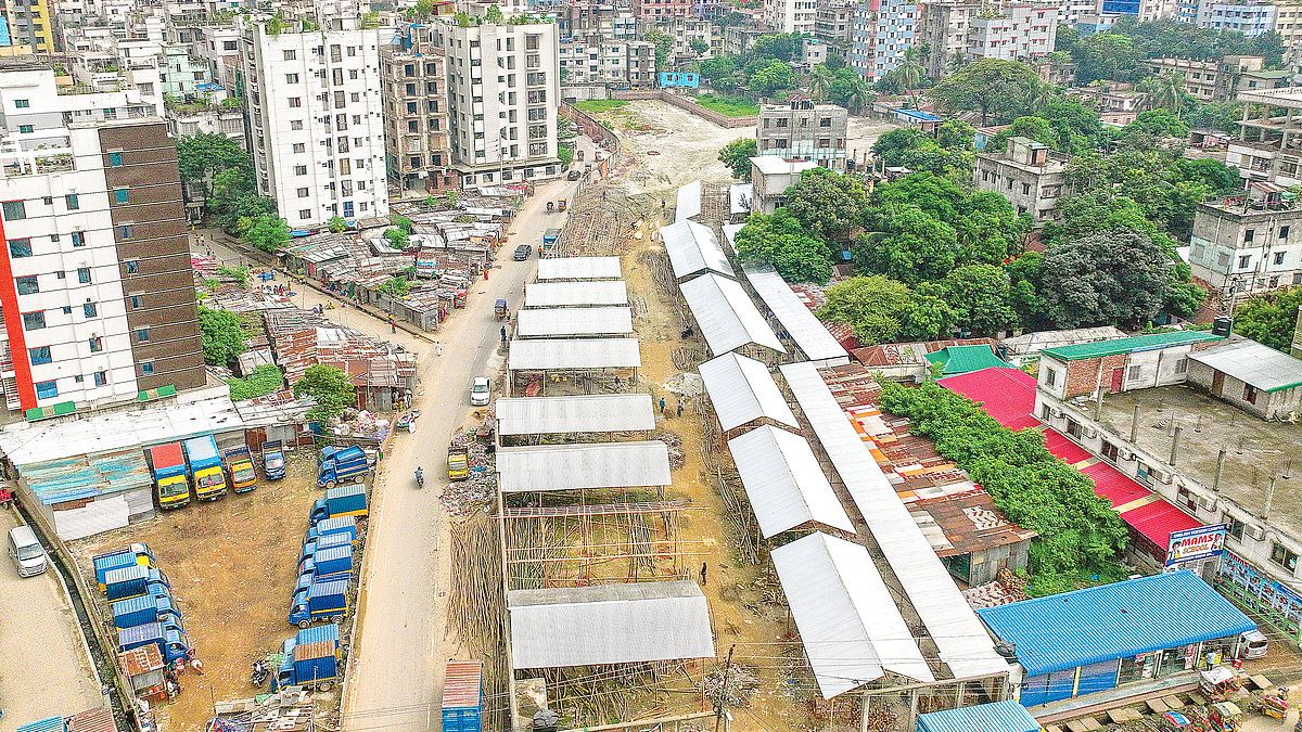 হাসপাতালের জমিতে হচ্ছে আড়ত, অভিযোগ স্থানীয় বিএনপি নেতাদের বিরুদ্ধে