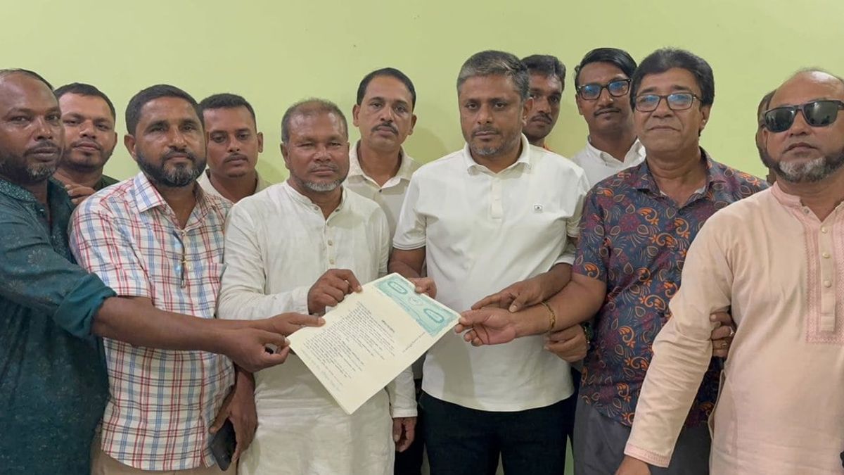 চরফ্যাশনে সার ডিলারশিপ বিতর্কে স্ট্যাম্পে লিখে দায়িত্ব হস্তান্তর যুবদল নেতার