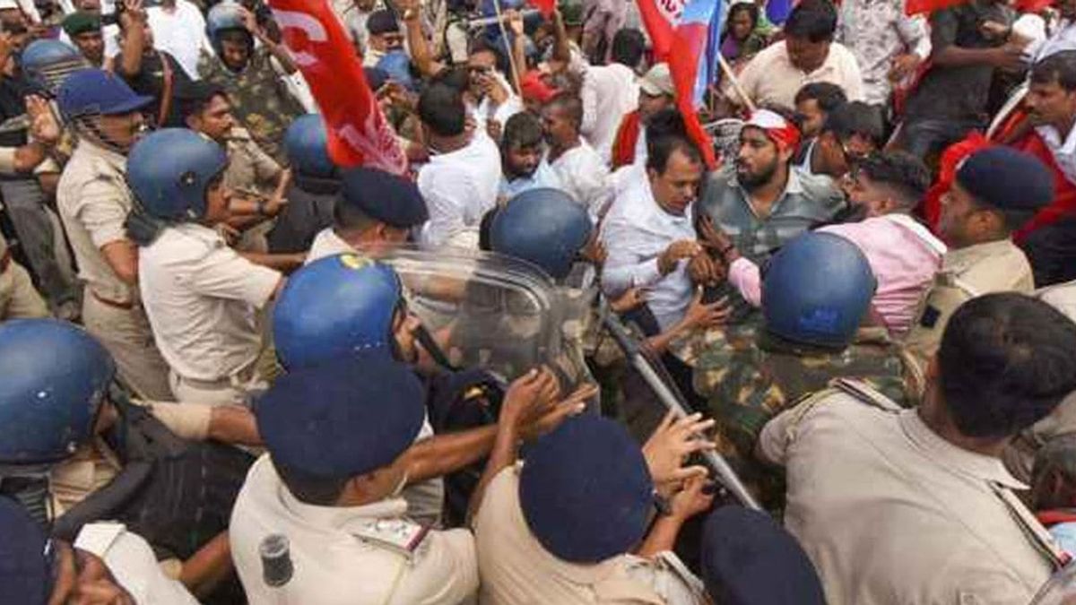 সিইসির পদত্যাগ দাবিতে বিহারে বিক্ষোভ, দিল্লিতে আজও মাঠে নামবেন বিরোধীরা