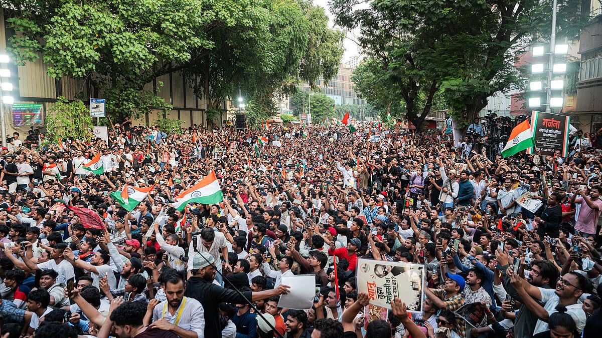 ভারতের প্রধান নির্বাচন কমিশনারের পদত্যাগ দাবিতে আন্দোলনে ককরোচ জনতা পার্টি