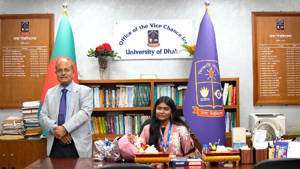 এক দিনের জন্য ঢাবি উপাচার্য হলেন এইচএসসি শিক্ষার্থী শীতল