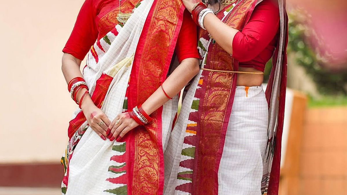 দুর্গাপূজায় দেশীয়র নতুন কালেকশন, শাড়ি কেনাকাটায় ছাড়ের সঙ্গে লুডু খেলেও মিলবে ডিসকাউন্ট