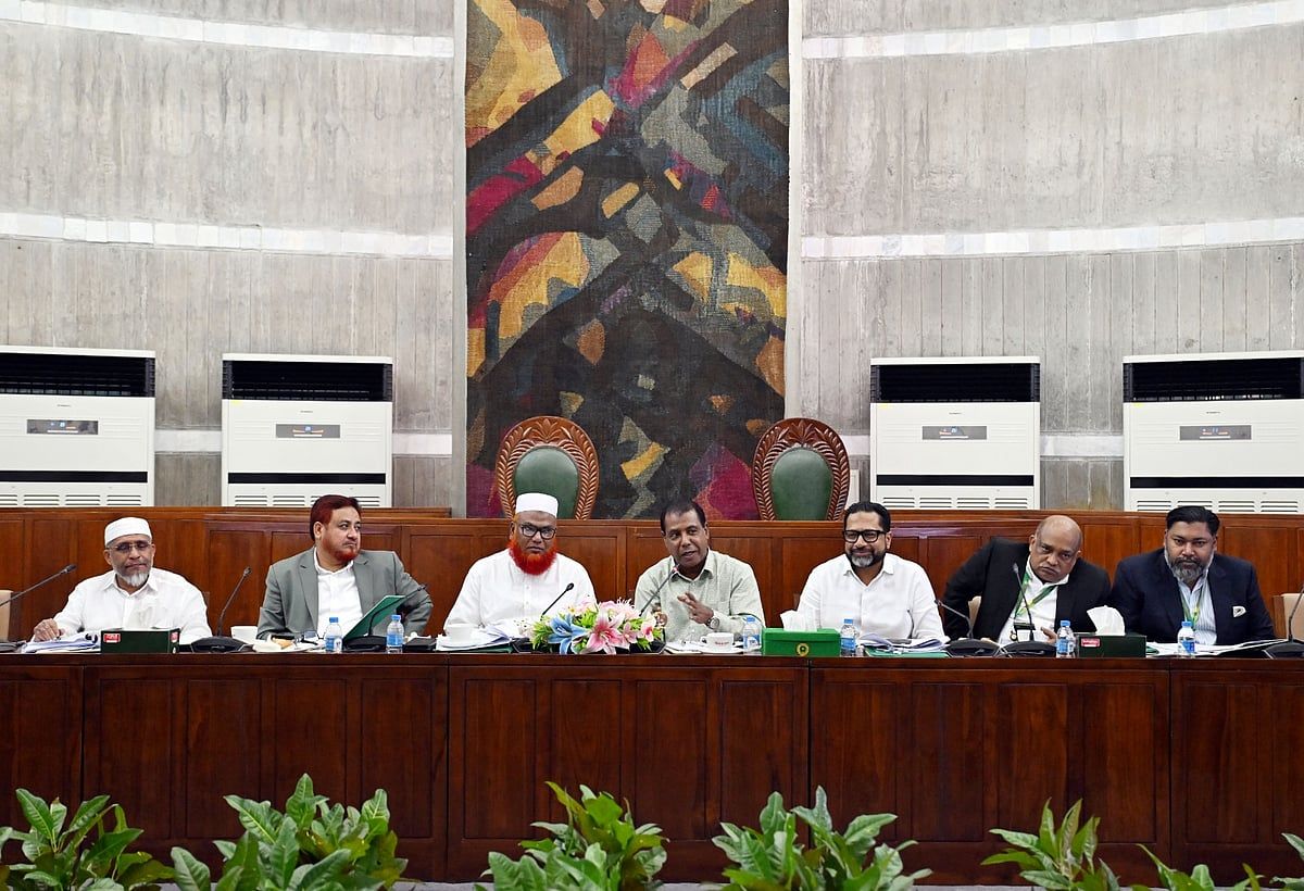 পূর্বাচল ও ঝিলমিলে ১,০৭৪ প্লট বরাদ্দে অনিয়ম, স্থগিত নথির কার্যক্রম