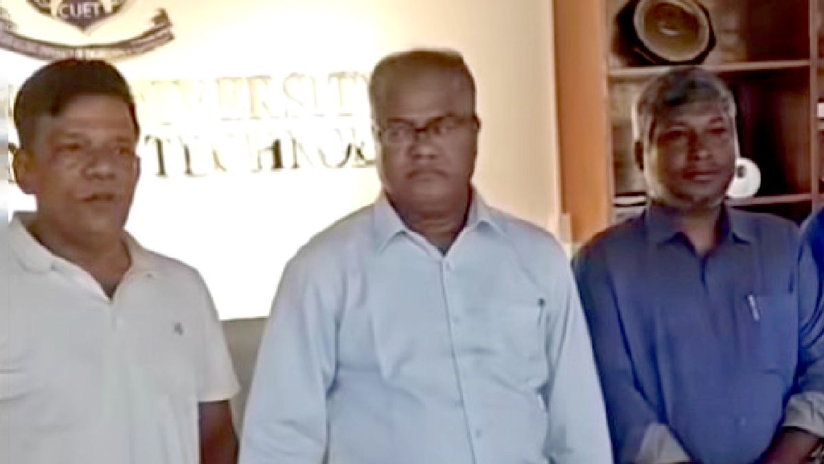 সরকার আমার পক্ষে, ক্যাম্পাসে ফিরবো না এই শর্ত দেইনি: চুয়েট ভিসি