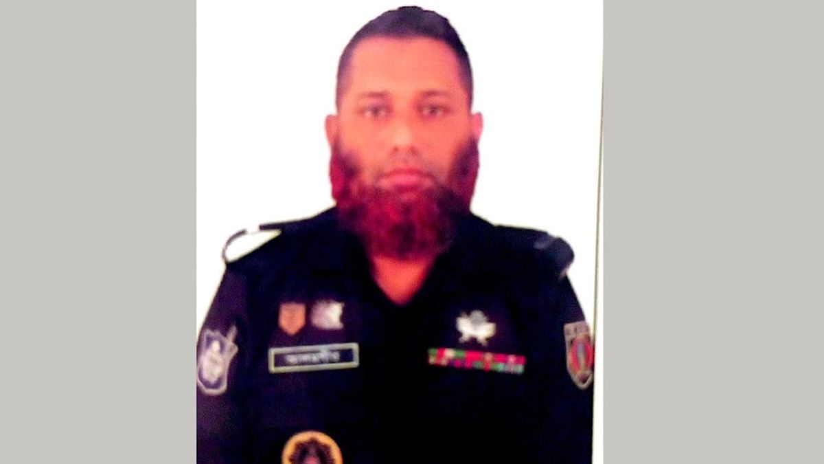 বেপরোয়া ট্রাকের ধাক্কায় এসআরবির ওয়ারেন্ট অফিসার নিহত