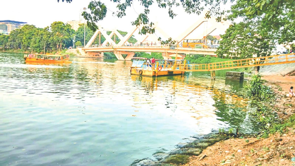 দুর্গন্ধ যাচ্ছেই না, নিষ্ফল ৫০ কোটি টাকার প্রকল্প
