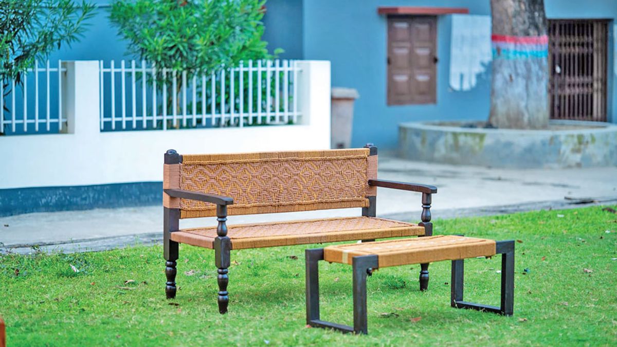 হস্তশিল্পে মাসে তিন লাখ টাকা আয় আঞ্জুয়ারার