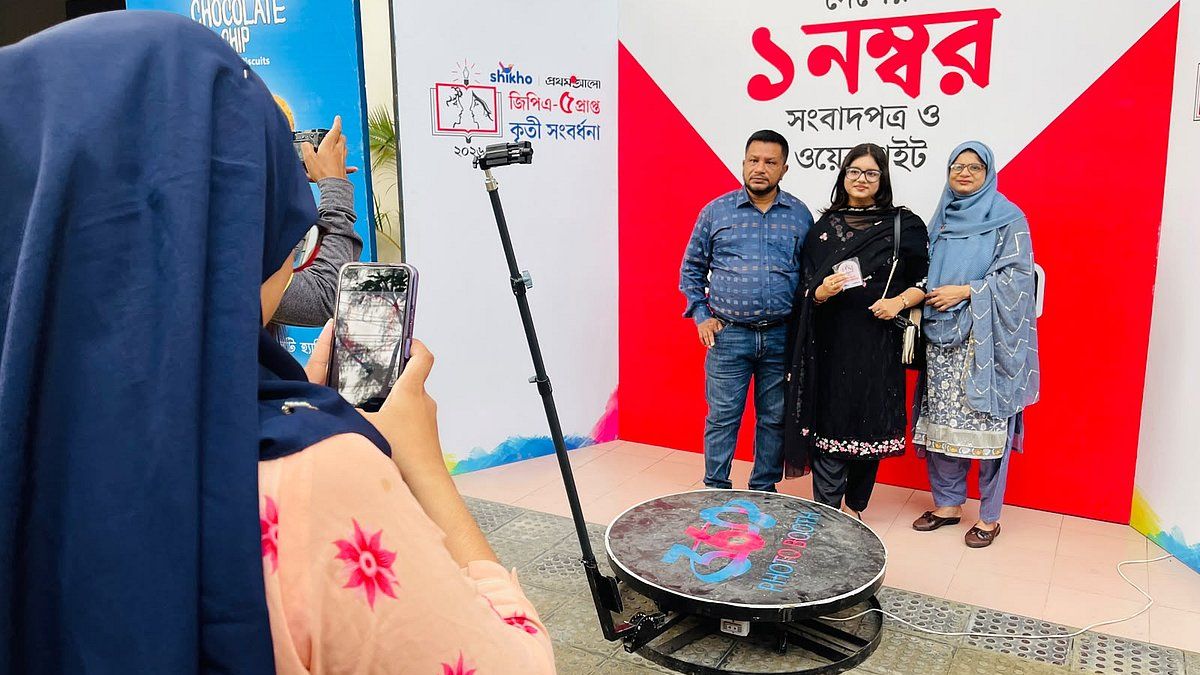 রাত জেগে মায়ের লিখে দেওয়া নোট পড়ে সফলতা পেল তাসমিয়া